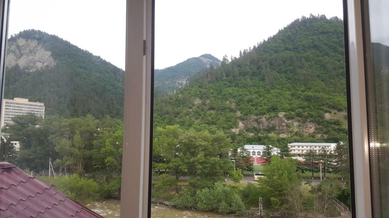 Karlsson Borjomi Apartment. ภายนอก รูปภาพ