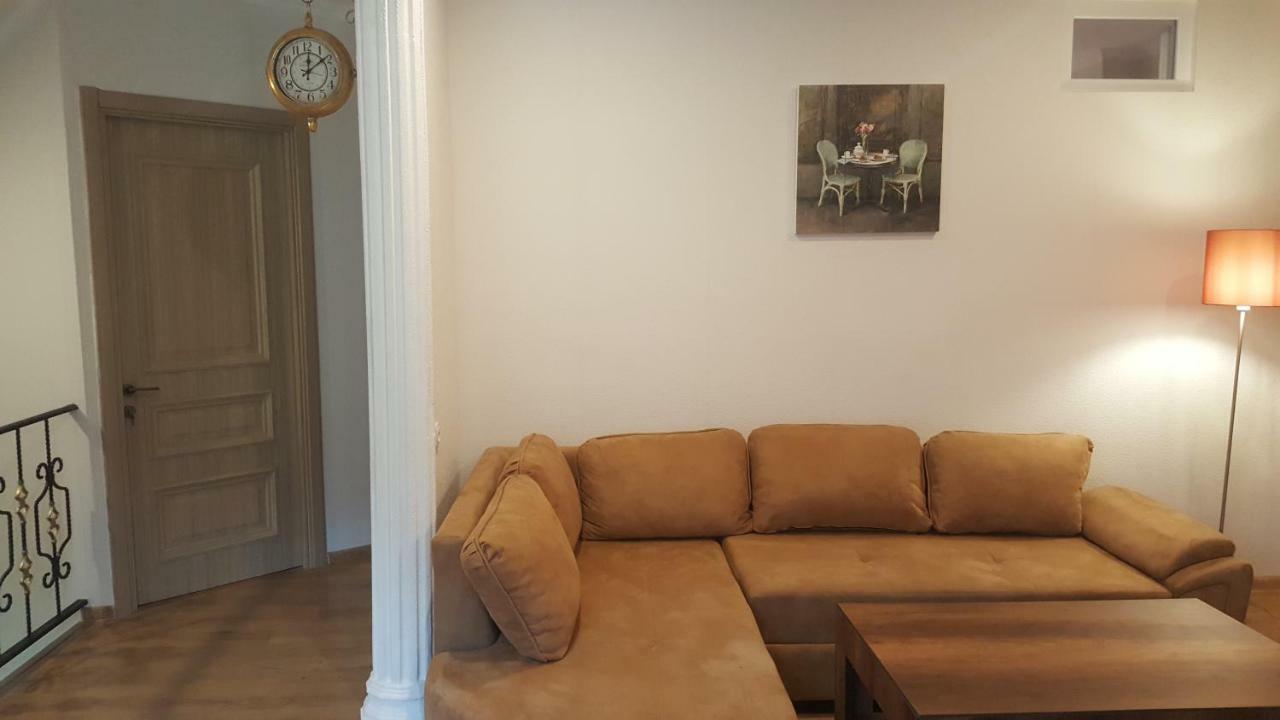 Karlsson Borjomi Apartment. ภายนอก รูปภาพ