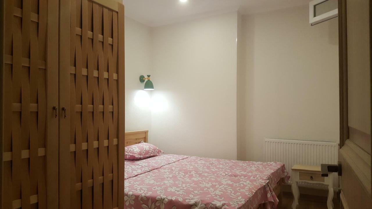 Karlsson Borjomi Apartment. ภายนอก รูปภาพ